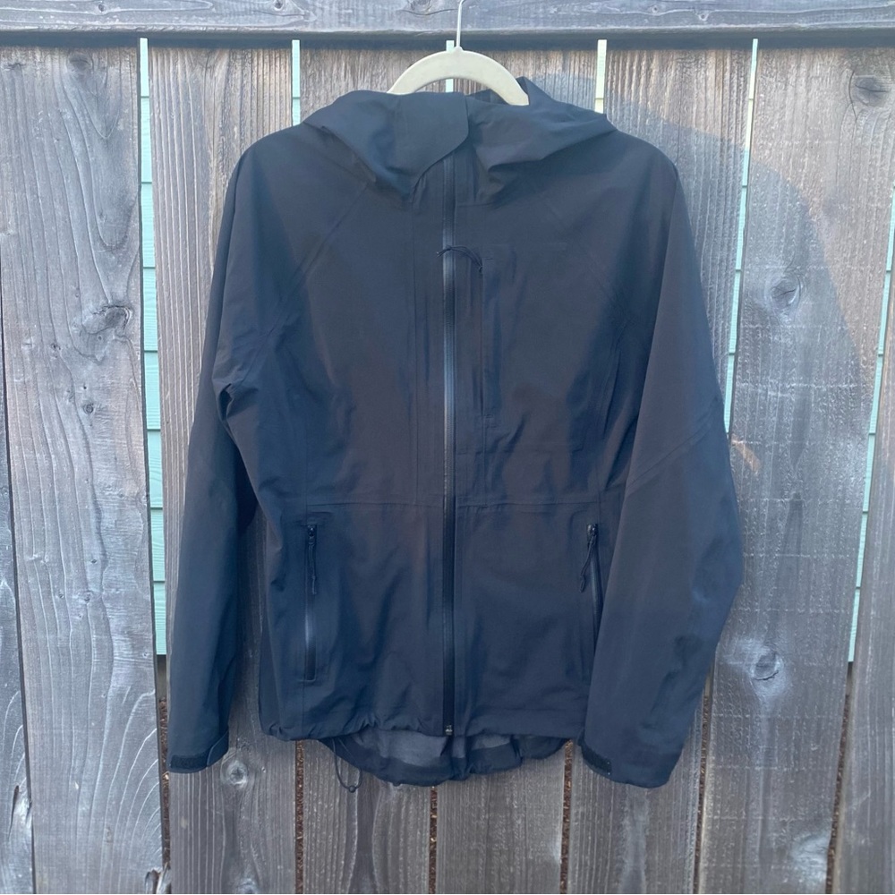 Athleta Yosemite women’s M  black lightweight waterproof jacket coat